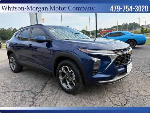 Used 2024 Chevrolet Trax LT FWD image 3