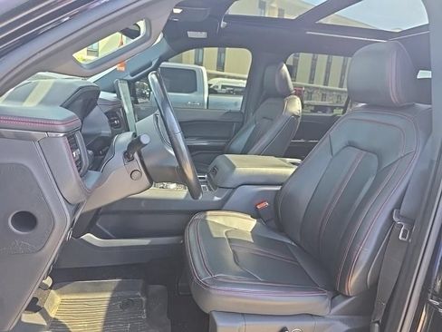 Used 2023 Ford Expedition Limited AWD/4WD image 3