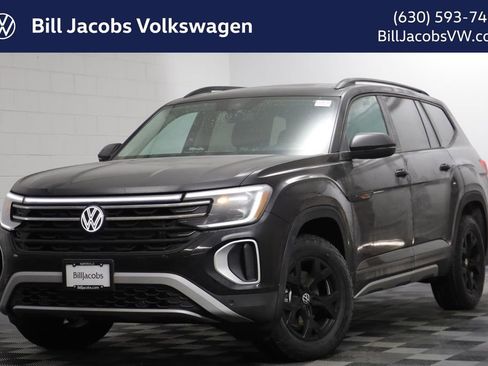 Used 2025 Volkswagen Atlas Peak Edition SE AWD/4WD image 1