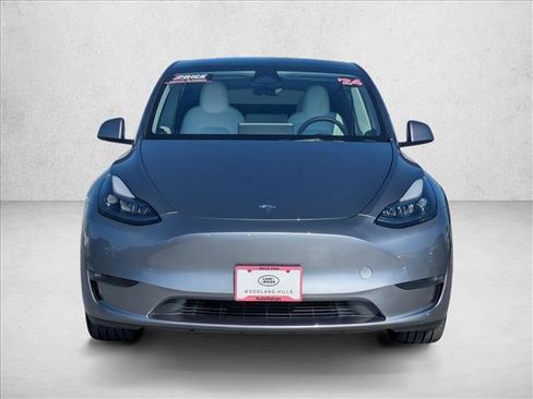 Used 2024 Tesla Model Y Long Range AWD/4WD image 2