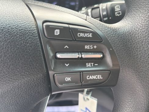 Used 2018 Hyundai Elantra GT FWD image 30