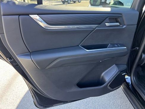 Used 2024 GMC Acadia Elevation image 26