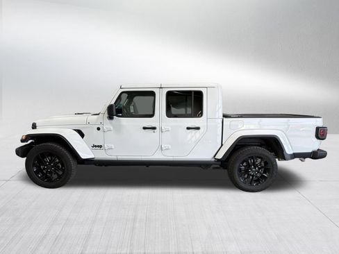 Used 2025 Jeep Gladiator Sport image 4