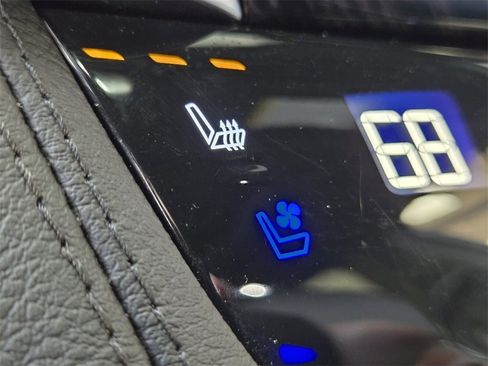 Used 2025 Cadillac XT6 Premium Luxury image 27