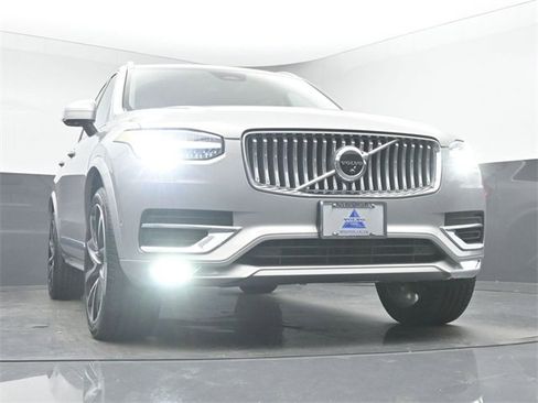 Used 2023 Volvo XC90 B6 Plus w/ Protection Package image 38