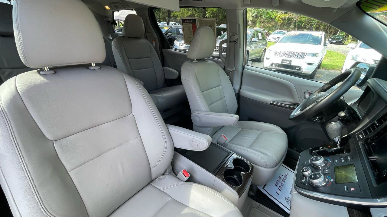 Used 2017 Toyota Sienna XLE Premium w/ Protection Package AWD/4WD image 30