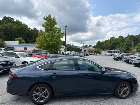 Used 2024 Honda Accord EX image 11