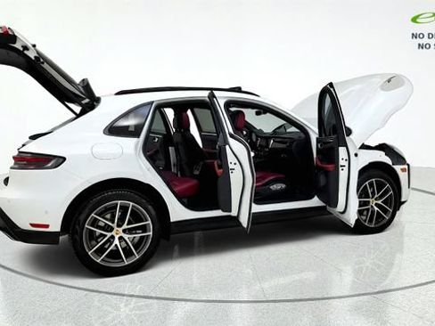 Used 2024 Porsche Macan w/ Premium Plus Package AWD/4WD image 19