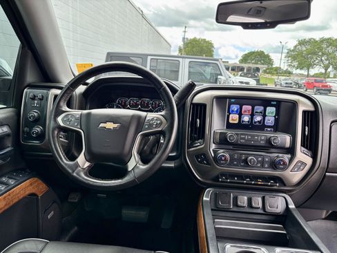 Used 2017 Chevrolet Silverado 1500 High Country AWD/4WD image 3