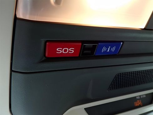 Used 2025 Subaru Crosstrek 2.0i Premium image 20