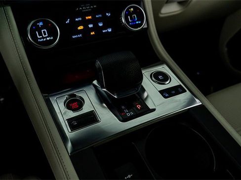 Used 2022 Jaguar F-PACE SVR image 47