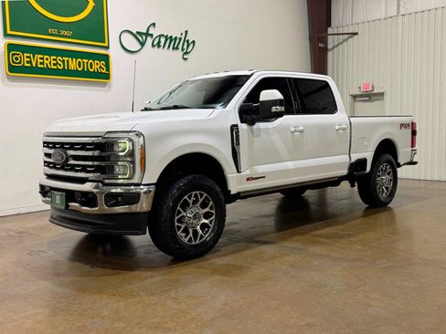 Used 2023 Ford F250 Lariat AWD/4WD image 3