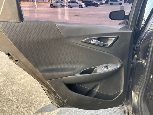 Used 2017 Chevrolet Malibu LT image 15