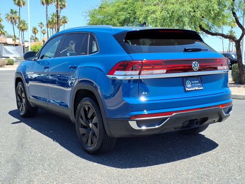Certified 2025 Volkswagen Atlas Cross Sport SE FWD image 5