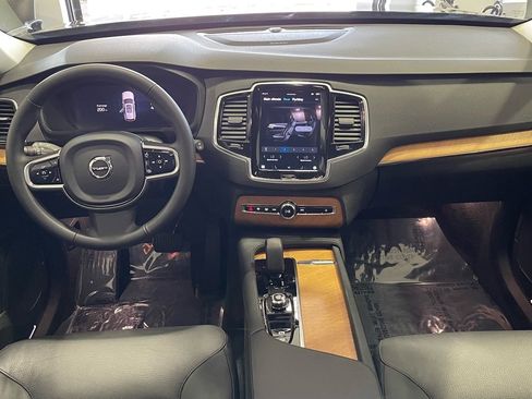 Used 2024 Volvo XC90 T8 Plus w/ Protection Package Premier image 33