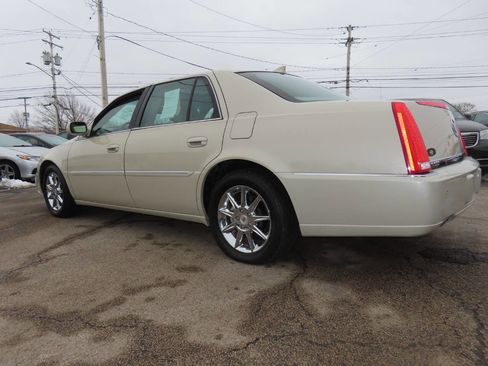 Used 2011 Cadillac DTS Luxury image 3