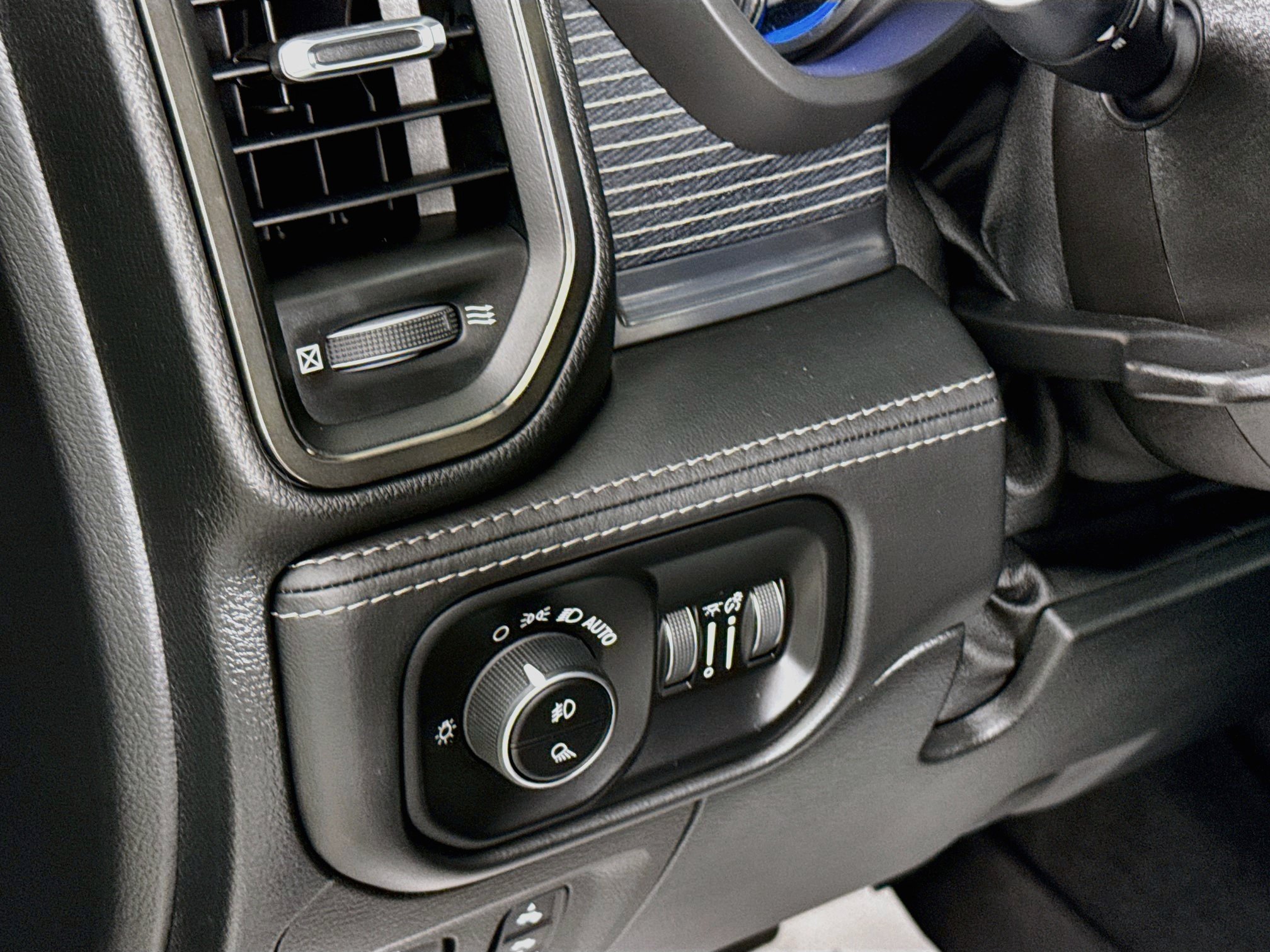 Used 2021 RAM 1500 Limited w/ Night Edition AWD/4WD image 10