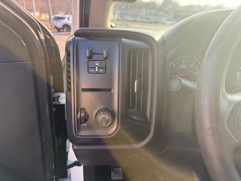 Used 2017 GMC Sierra 2500 2WD Crew Cab image 17