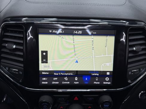 Used 2021 Jeep Grand Cherokee SRT image 16