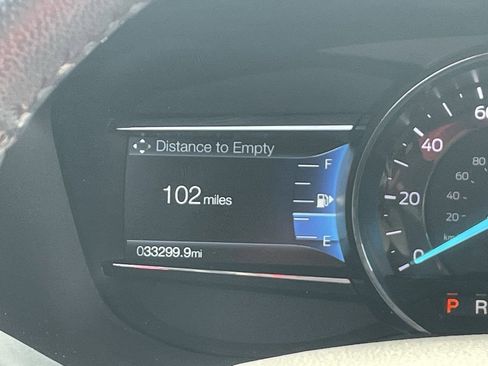 Used 2018 Ford Explorer XLT w/ Equipment Group 202A image 9