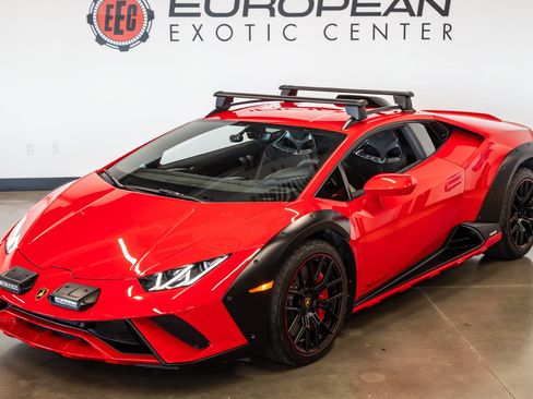 Used 2024 Lamborghini Huracan Sterrato AWD/4WD image 6