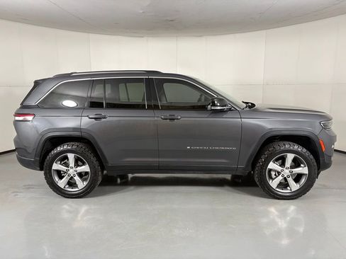 Used 2022 Jeep Grand Cherokee Limited RWD image 9