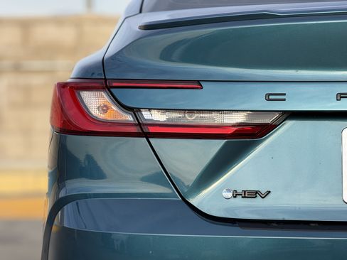 Used 2025 Toyota Camry SE image 13