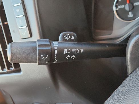 Used 2016 Chevrolet Express 2500 image 15