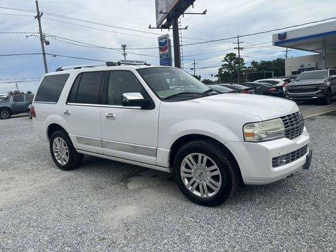 Used 2011 Lincoln Navigator 2WD image 5