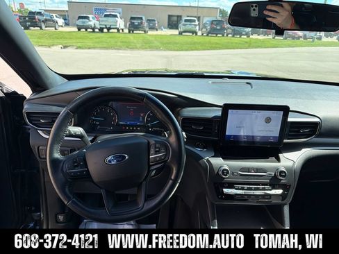 Used 2020 Ford Explorer XLT w/ Equipment Group 202A AWD/4WD image 13