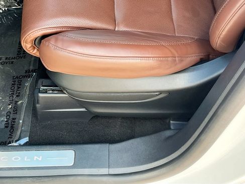 Used 2025 Lincoln Aviator Reserve w/ Equipment Group 201A AWD/4WD image 20