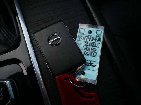 Used 2020 Volvo XC90 T6 Momentum image 15