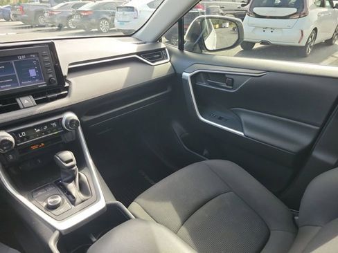 Used 2022 Toyota RAV4 LE image 3