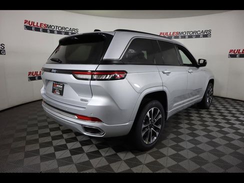 New 2024 Jeep Grand Cherokee Overland w/ Luxury Tech Group IV AWD/4WD image 3