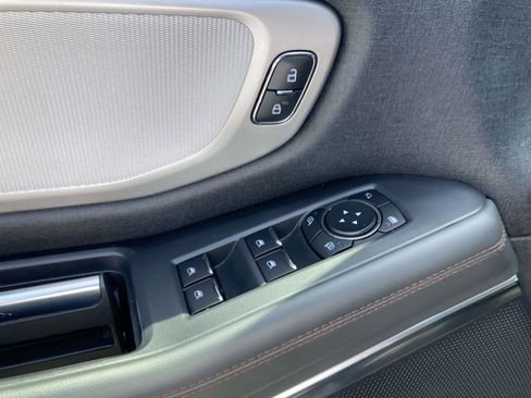 Used 2025 Ford Expedition Active RWD image 21