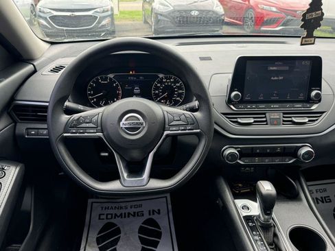 Used 2020 Nissan Altima 2.5 S FWD image 14