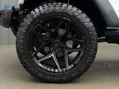 Used 2024 Jeep Wrangler Unlimited AWD/4WD image 10