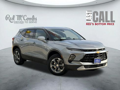 Used 2025 Chevrolet Blazer LT AWD/4WD image 1