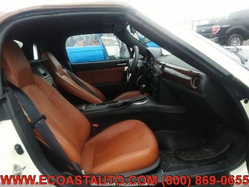 Used 2008 MAZDA MX-5 Miata Grand Touring w/ Premium Pkg image 12