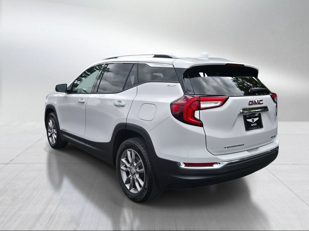 Used 2024 GMC Terrain SLT AWD/4WD image 5