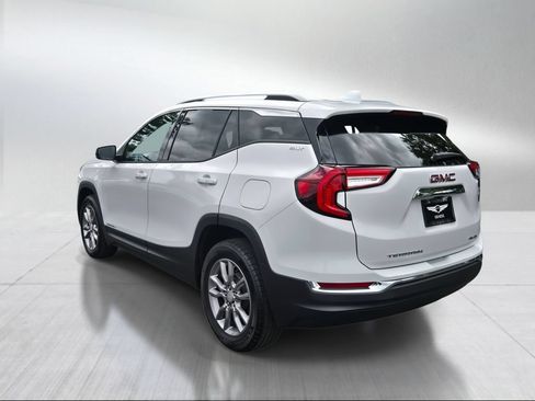 Used 2024 GMC Terrain SLT AWD/4WD image 5