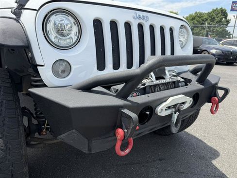 Used 2017 Jeep Wrangler Unlimited Rubicon w/ Connectivity Group AWD/4WD image 12