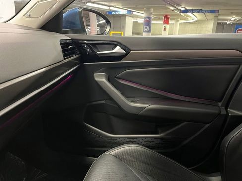 Used 2019 Volkswagen Jetta SEL Premium image 29