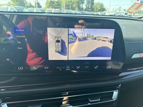 New 2026 Chevrolet Traverse Z71 w/ Enhanced Driving Package image 26