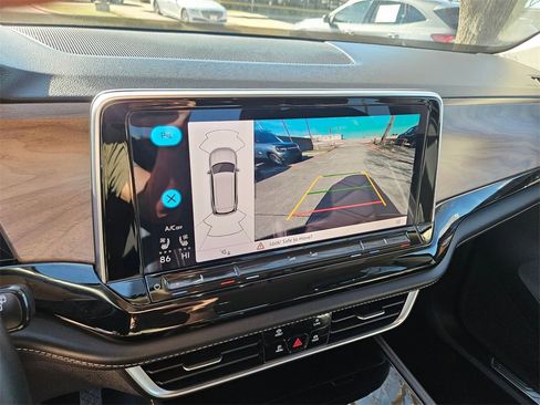 Used 2025 Volkswagen Atlas SE image 21