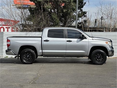 Used 2015 Toyota Tundra SR5 w/ SR5 Upgrade Package image 9