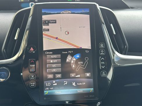 Used 2019 Toyota Prius Prime Premium image 12