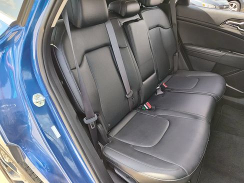 Used 2023 Kia Sportage EX FWD image 31