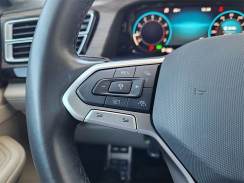 Used 2024 Volkswagen Atlas SEL Premium R-Line image 28