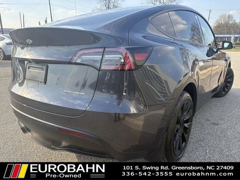Used 2024 Tesla Model Y Long Range AWD/4WD image 4